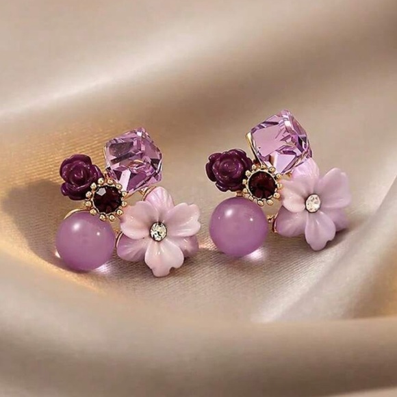 Jewelry - Elegant Purple Floral Earrings